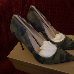 COPY - Hot pumps on deck‼️‼️‼️ NWOT